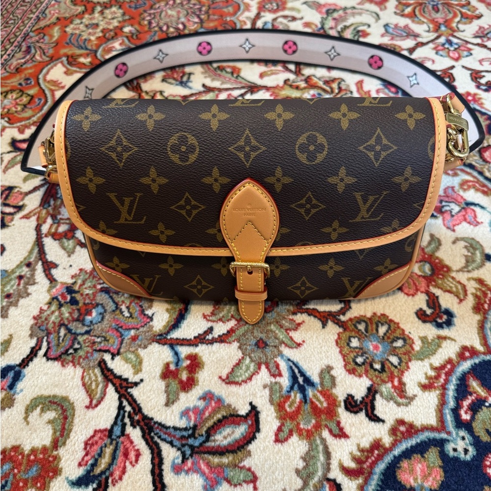 Louis Vuitton Monogram Crossbody with Natural Tan Leather and Pink Edge